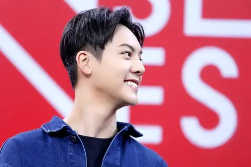 【陈伟霆 william chan】 171105 乐心手环 直播活动 1950 x 1300 px