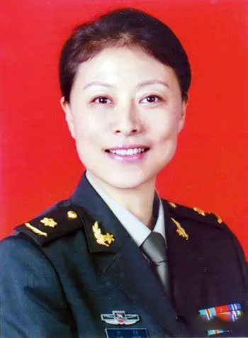 丁柳元)2011《极速解码》(合作﹕雷汉颜世魁)2011《重返大福村》饰