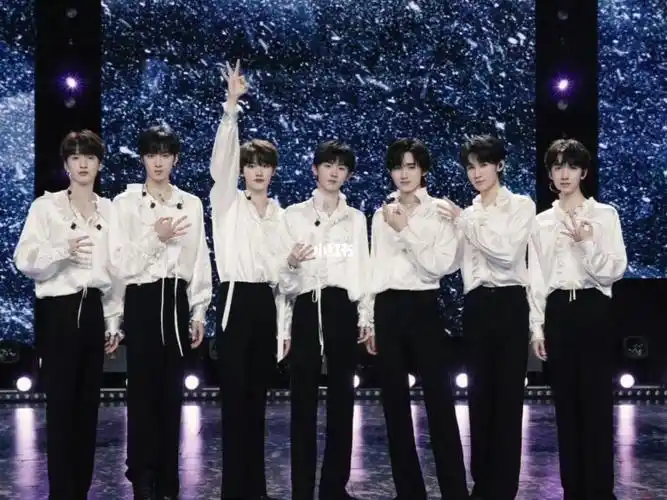 时代少年团西装配万斯yyds07