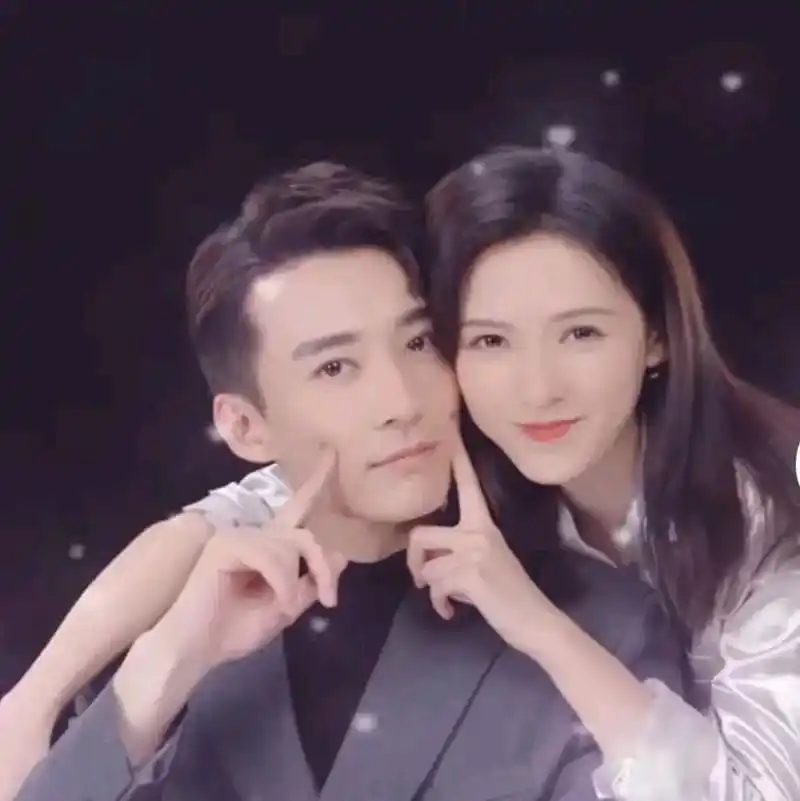 欢瑞又内搭新剧,张予曦刘学义《夜色暗涌》,遭网友吐槽审美疲劳