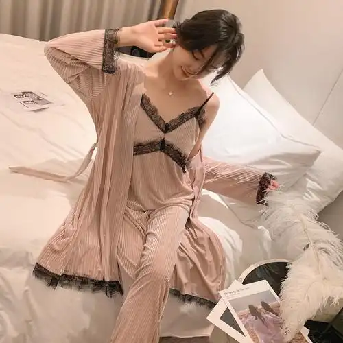 秋冬季高端坑条丝绒吊带睡衣女性性感蕾丝长款睡衣