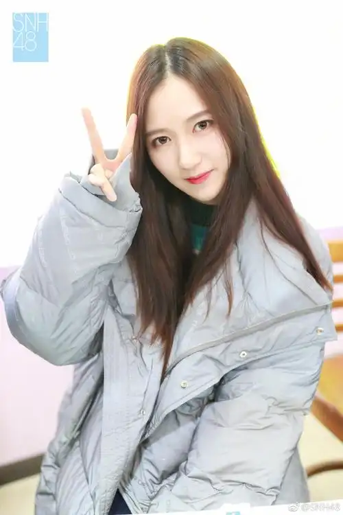 snh48吴哲晗 一日店员 温柔的姐姐