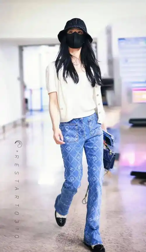 刘诗诗赴巴黎时装周,身穿白t搭配牛仔裤,清爽又时尚_气质_整体_高定