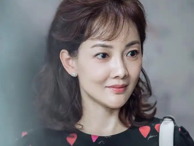 回顾演员牛莉我这辈子正确的决定就是为普通丈夫连生三个孩子