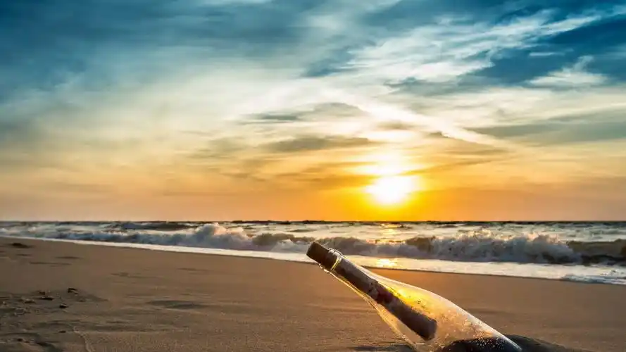 唯美简约漂流瓶创意设计桌面壁纸下载