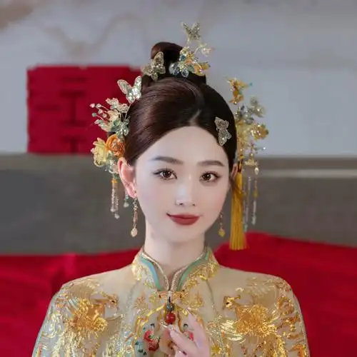 婚礼秀禾服中式古风结婚浅色减龄发饰品新娘头饰古典蝴蝶唯美古装