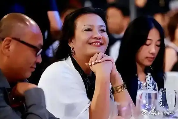 京圈5大富婆,身价过百亿,坐拥北京一条街,娱乐圈"只手