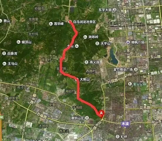 灵白线是苏州最经典的登山健身路线,全长约7公里,连接着灵岩山的香火