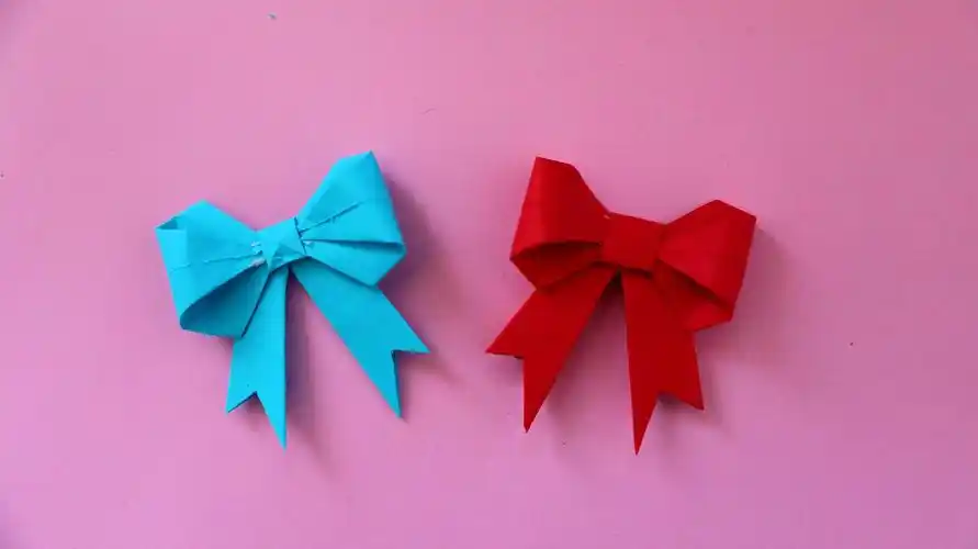 漂亮的蝴蝶结,用10厘米折纸做出来的,手工搭配都能用得到