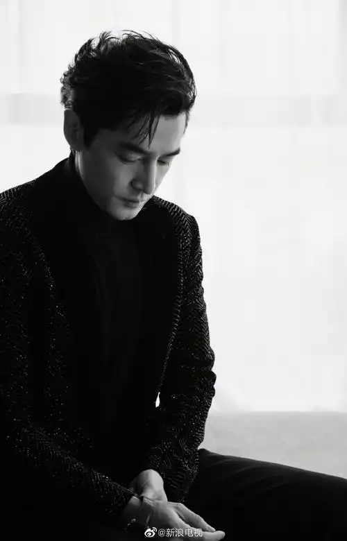 胡歌亮片蓝西装##胡歌侧颜