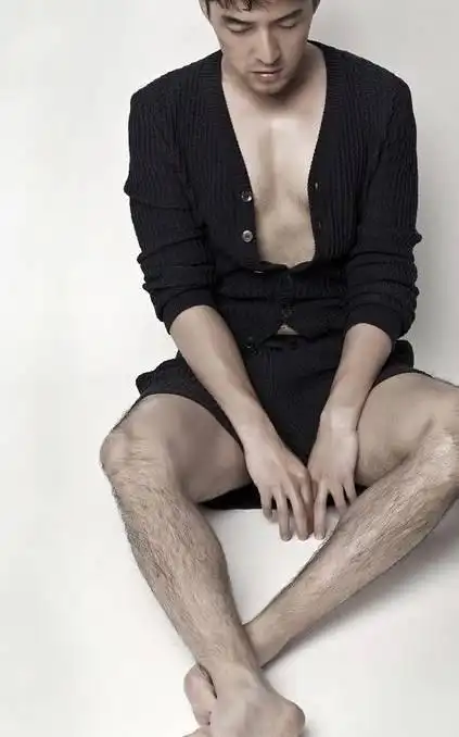 男明星三大利器:胡歌的腿毛,霍建华的睫毛,王凯的手!