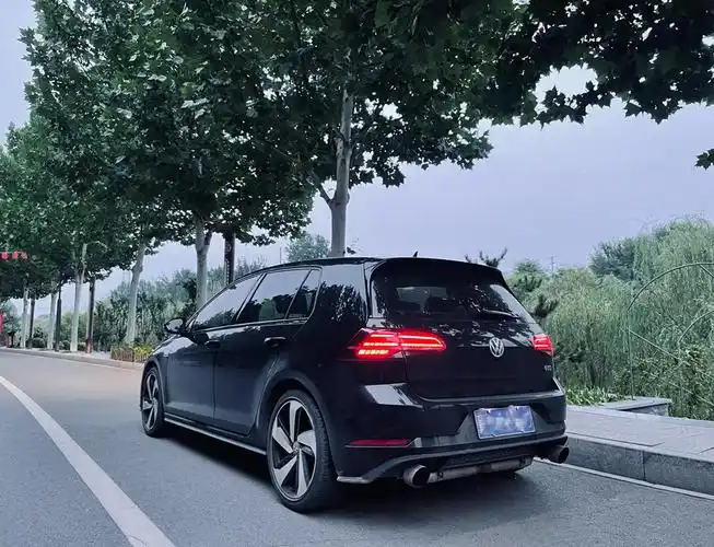 高尔夫gti75代黑武士