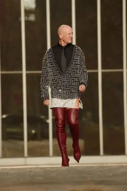 男生穿裙子火出圈遭1000万人围观网友比女的都妖娆