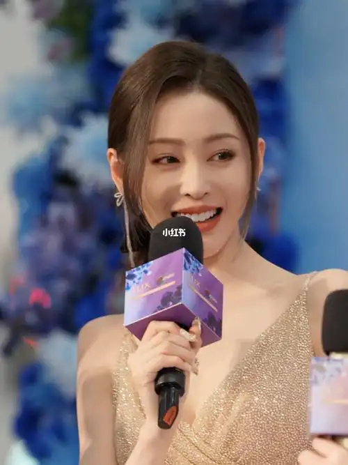 张天爱笑容甜在我心里