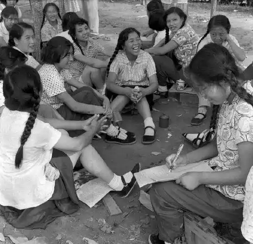 1959年东德人拍摄的中国人:日子过得紧巴巴,却朝气澎湃满脸笑容