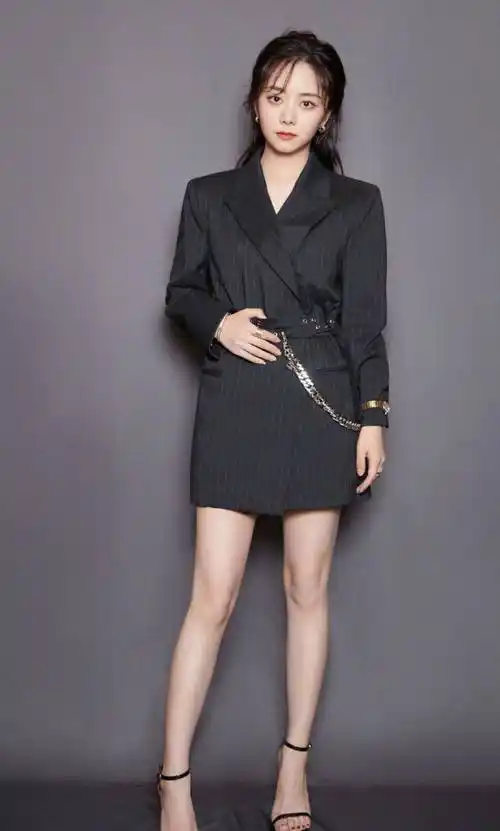 到底是什么毅力让宋茜瘦成这样了这大腿还没脖子粗就离谱