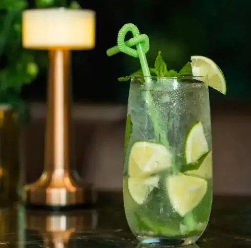 mojito莫吉多鸡尾酒多少度高吗,一般10度左右口感清爽适合女士_海南