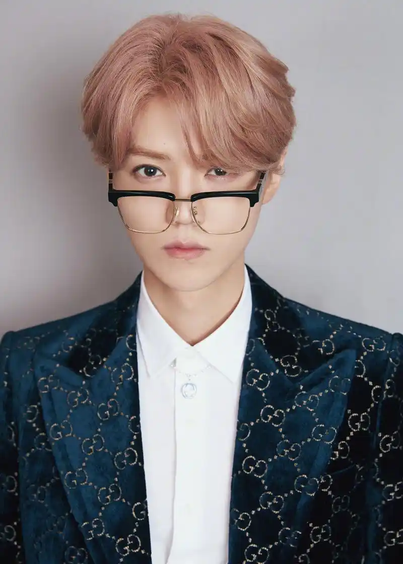 温暖而纯粹,执着而坚定.光影交错间,期待今晚与鹿晗再次相遇.