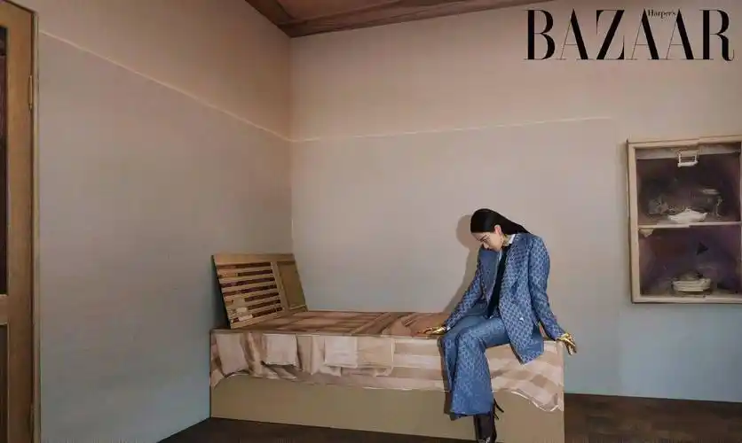 原创硬照女神倪妮时尚芭莎11月刊摩登范意外撞衫mai与iu