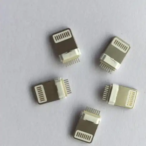 【厂家直销连接器插头】苹果5手机充电器公头 8p主体一体1.5包胶图片