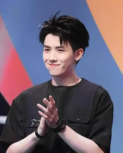 阳光少年必学的帅气发型