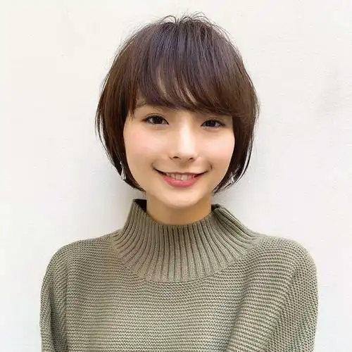 圆脸发量少的女生适合哪种发型剪这7款发型瘦脸减龄还显发量多