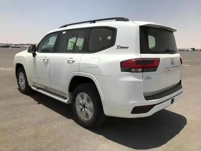 丰田陆巡lc300价格发布顶配落地超200万黑色贵10万