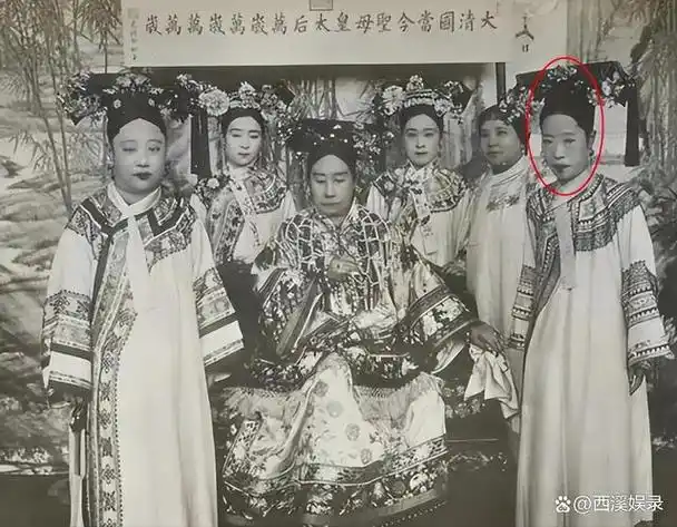 光绪之所以看不上隆裕,不只是因为她和慈禧之间的那种令人痛恨的关系