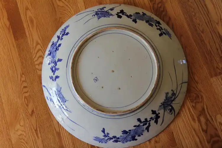 清中期民窑青花瓷碟,直径62cm. 估价如何?