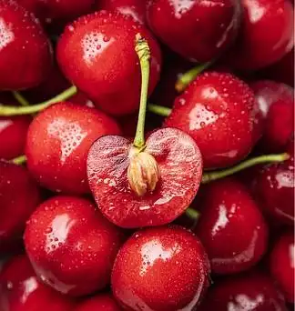 i>新 /i> i>鲜 /i>丰收水果切开车厘子 i>大 /i>樱桃瓜果实水珠