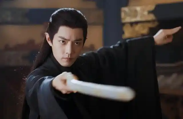 网传肖战古装悬疑剧:才貌绝伦的落难王子 - 从人物小传看可信度