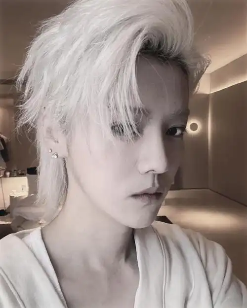 鹿晗 阿那亚#大美人就是不拘泥于发型的  #鹿晗状态回春#?