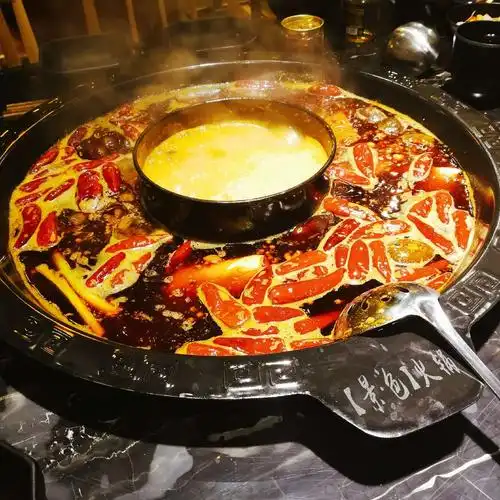 天冷吃什么?景色火锅里