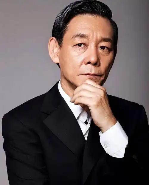 国家一级演员,今77岁仍在拍戏,住上亿四合院,儿子是他一生骄傲_表演