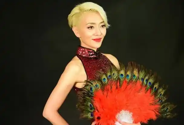 梅艳芳特型演员张丽,天王看到她都激动落泪,也分不清真假!