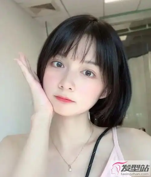 百搭波波头短发造型清新减龄学生党也能get