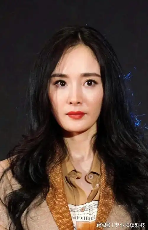 杨幂的脸垮了我要长成这样出街都横着走