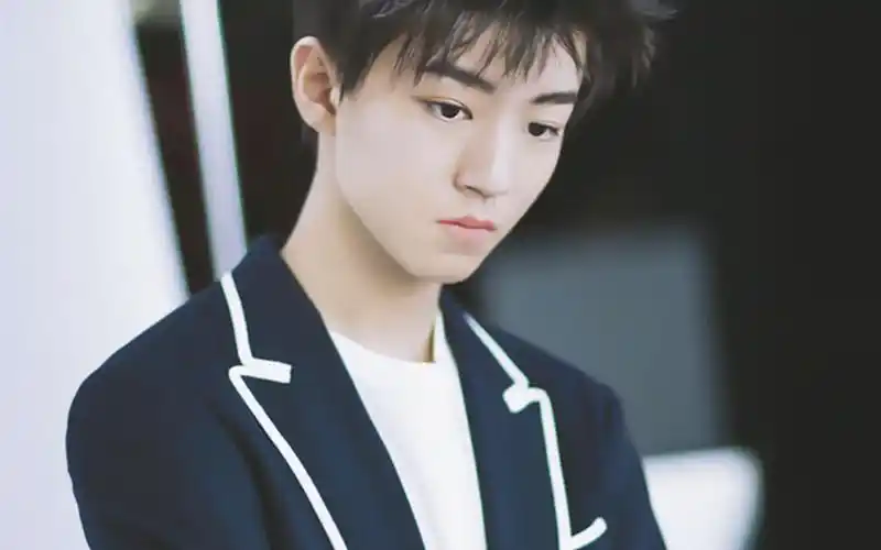 百变魅力王俊凯壁纸帅气撩人的王俊凯