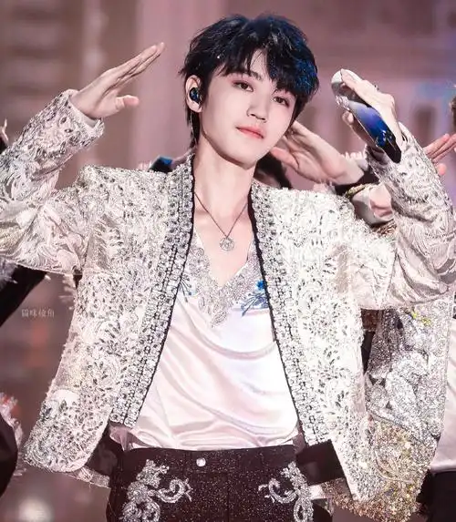 红海行动2王俊凯出道十年如今却给新人演员于适做配