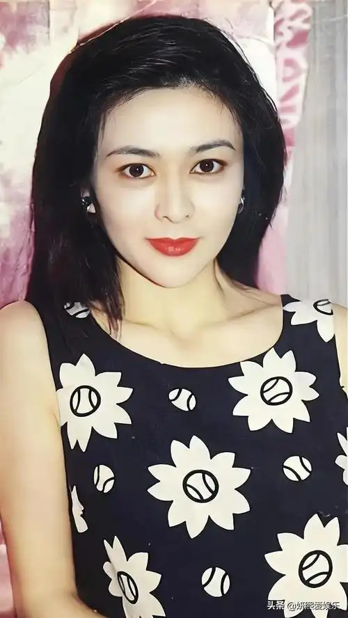 年轻时的关之琳,五官精致,妩媚多姿,不愧是香港第一美女_网易订阅