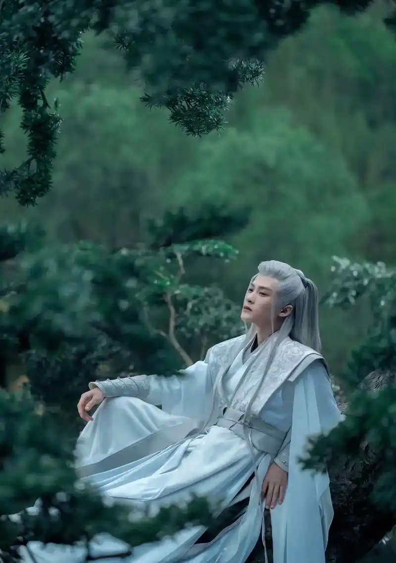 看电视剧,磕男三系列……#相柳檀健次 #长相思相柳白发造型  - 抖音