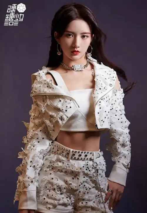 硬糖少女刘些宁晒萌宠,想养蜘蛛却遭抗议,看清宠物:铁憨憨实锤