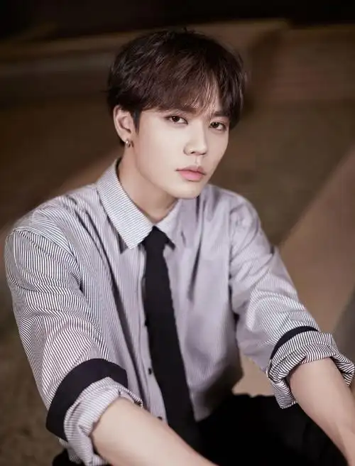 不谈以前的艰难,只论现在的坚持～林彦俊