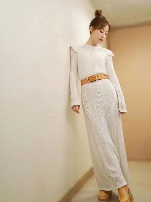 stephy邓丽欣呈现chloe21w秀场针织连衣裙