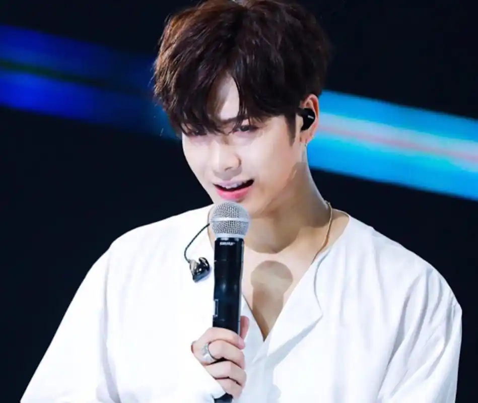 《巴比龙》王嘉尔歌词?《巴比龙》是什么意思?