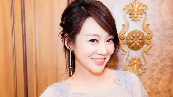 闫妮离婚前不温不火与前夫离婚后爆红公婆骂儿子丢了块宝