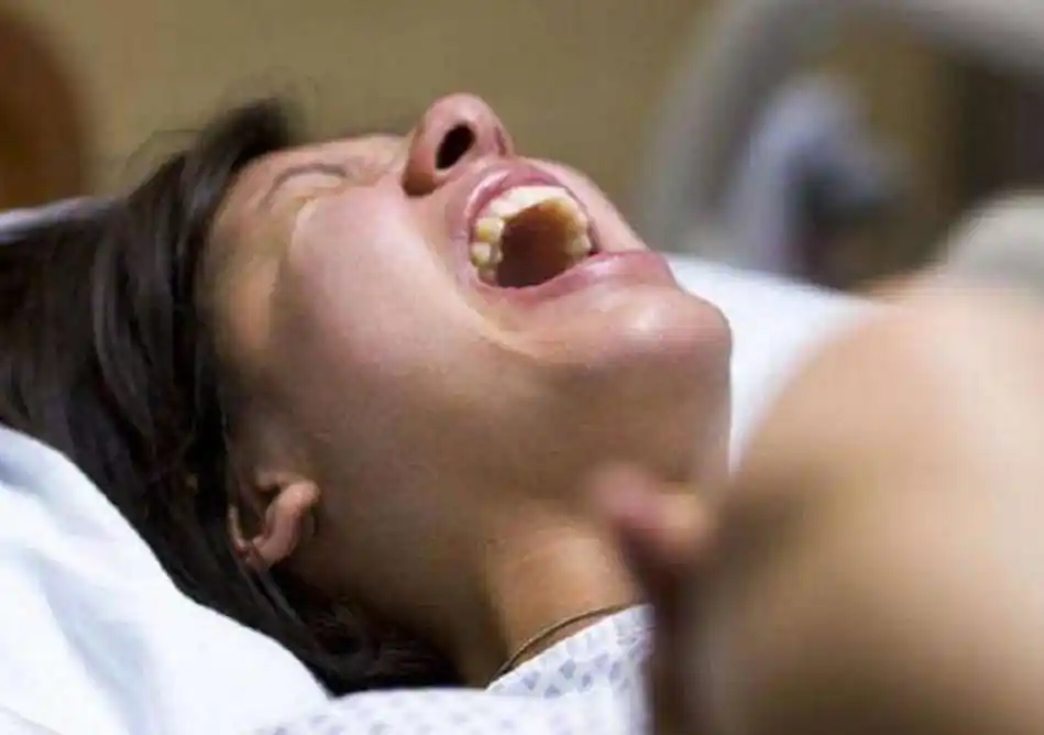 恩爱多年的老公出轨我下属,我设下圈套让他染上了脏病,小三不孕