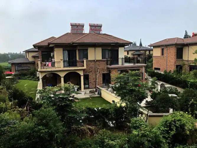 急售独栋别墅占地一亩花园集中在南可随时看房诚心出售