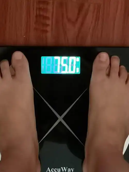 早晨体重:75kg晚上体重:76.