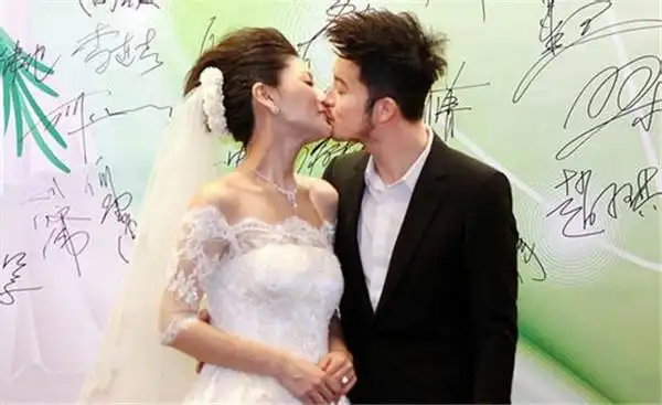 胡可前夫赵琳是谁离过婚吗照片简介 胡可是二婚吗结过几次婚现状